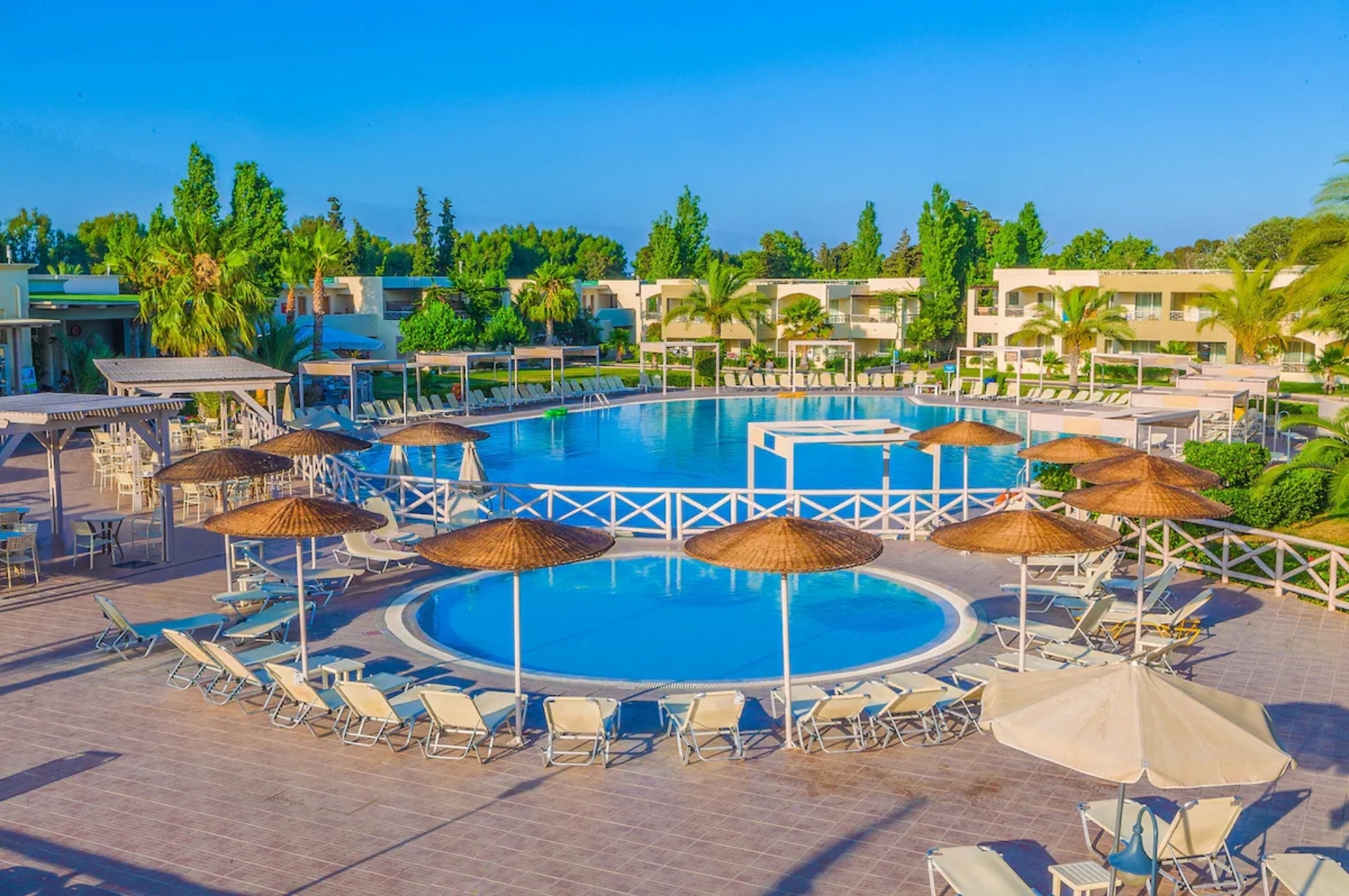 Kipriotis Maris Suites Hotel