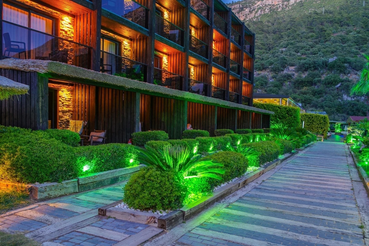 Manaspark Deluxe Hotel